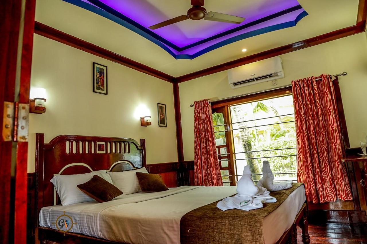 Grand Villa Houseboat كوماراكوم المظهر الخارجي الصورة