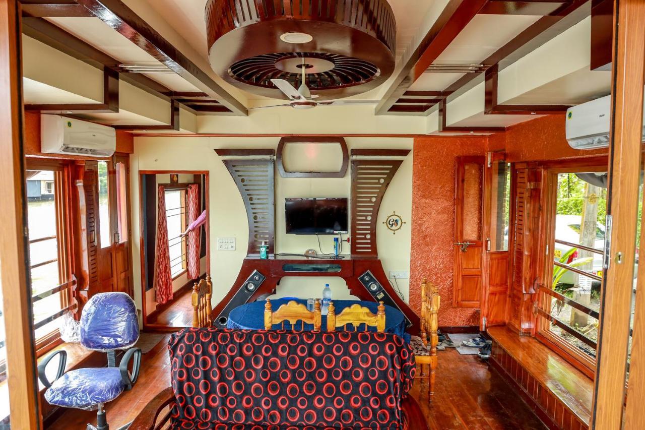 Grand Villa Houseboat كوماراكوم المظهر الخارجي الصورة