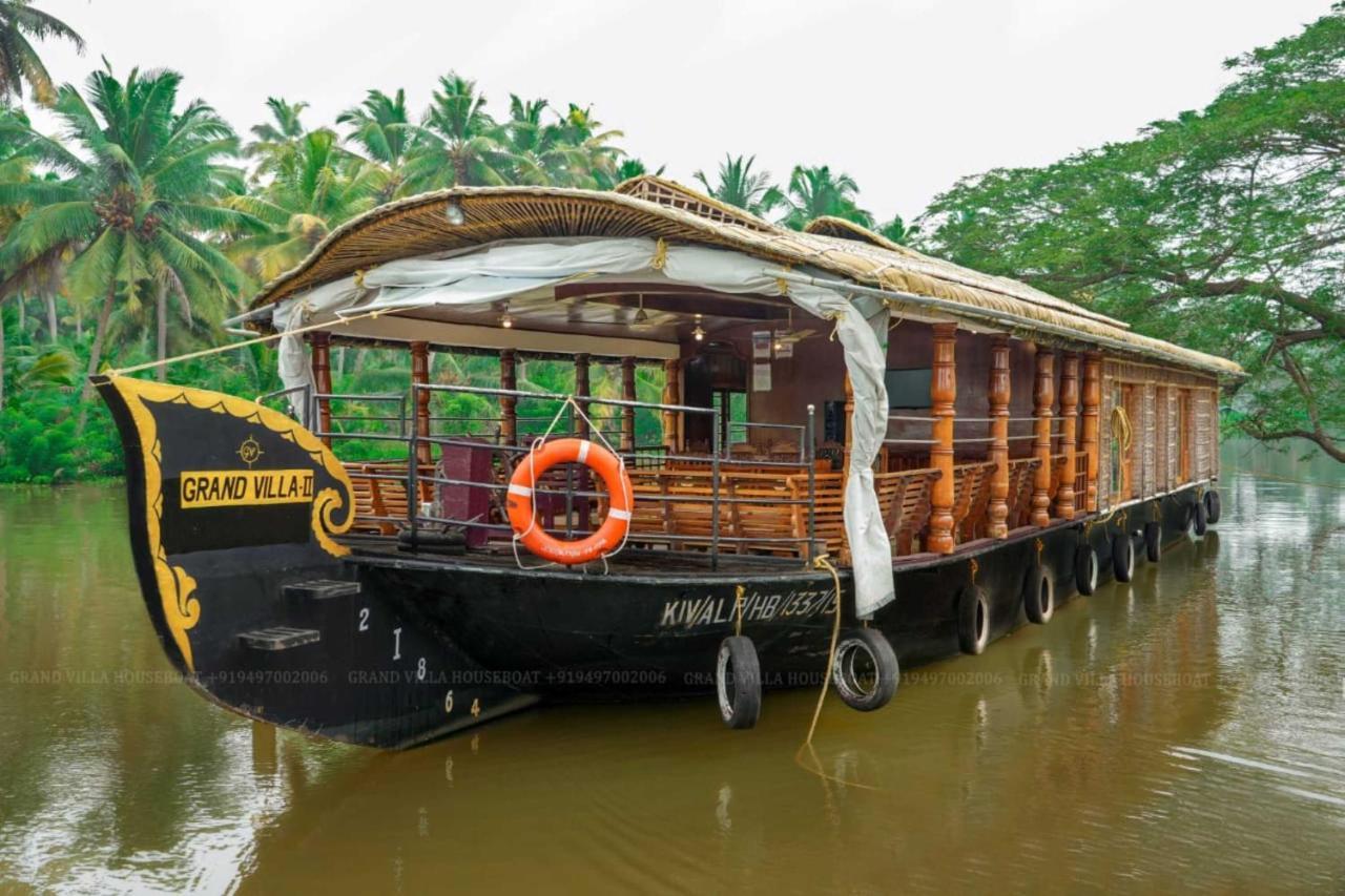 Grand Villa Houseboat كوماراكوم المظهر الخارجي الصورة
